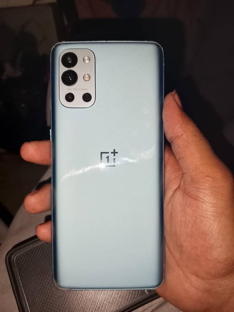 One Plus 9R 1