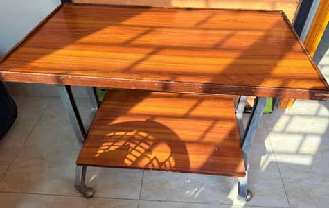 Wooden TV Trolley with Wheels – 2-Tier Vintage Style