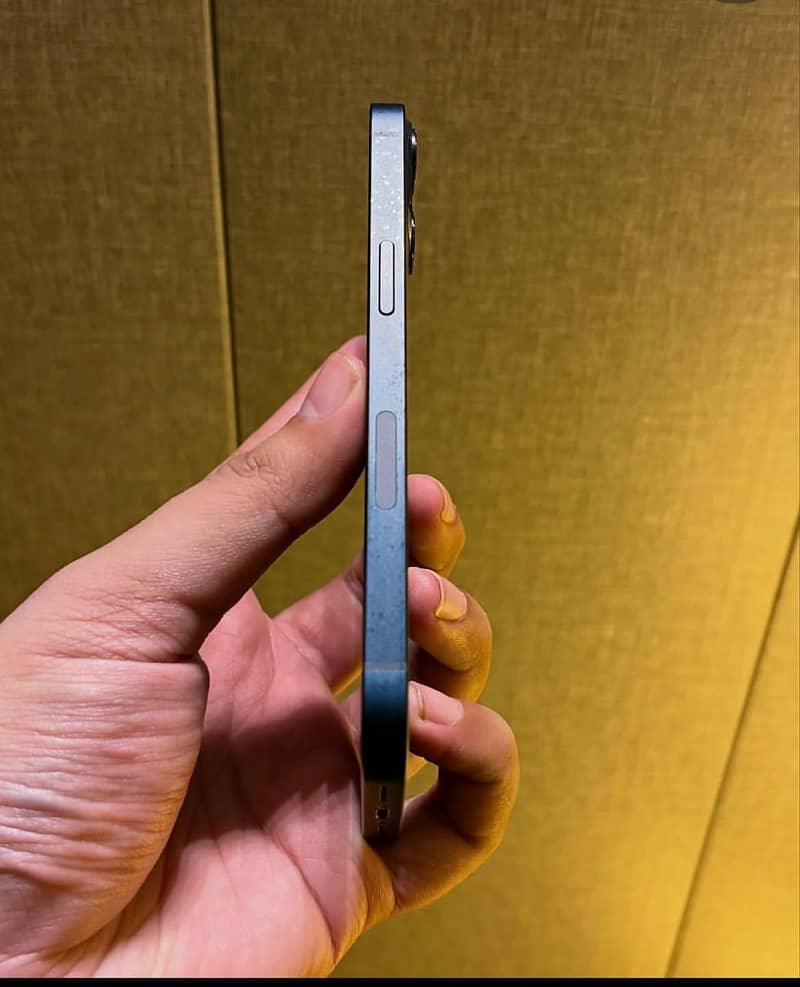 Apple iPhone 13 1