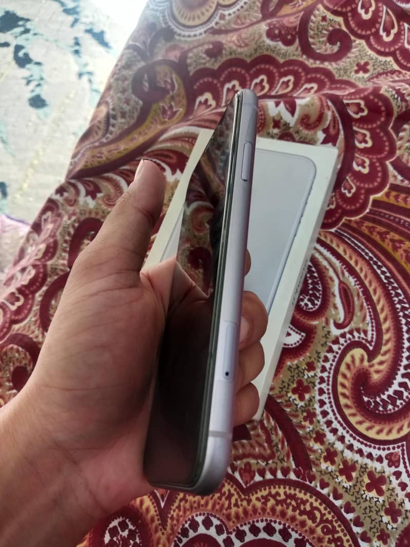IPHONE 11 2