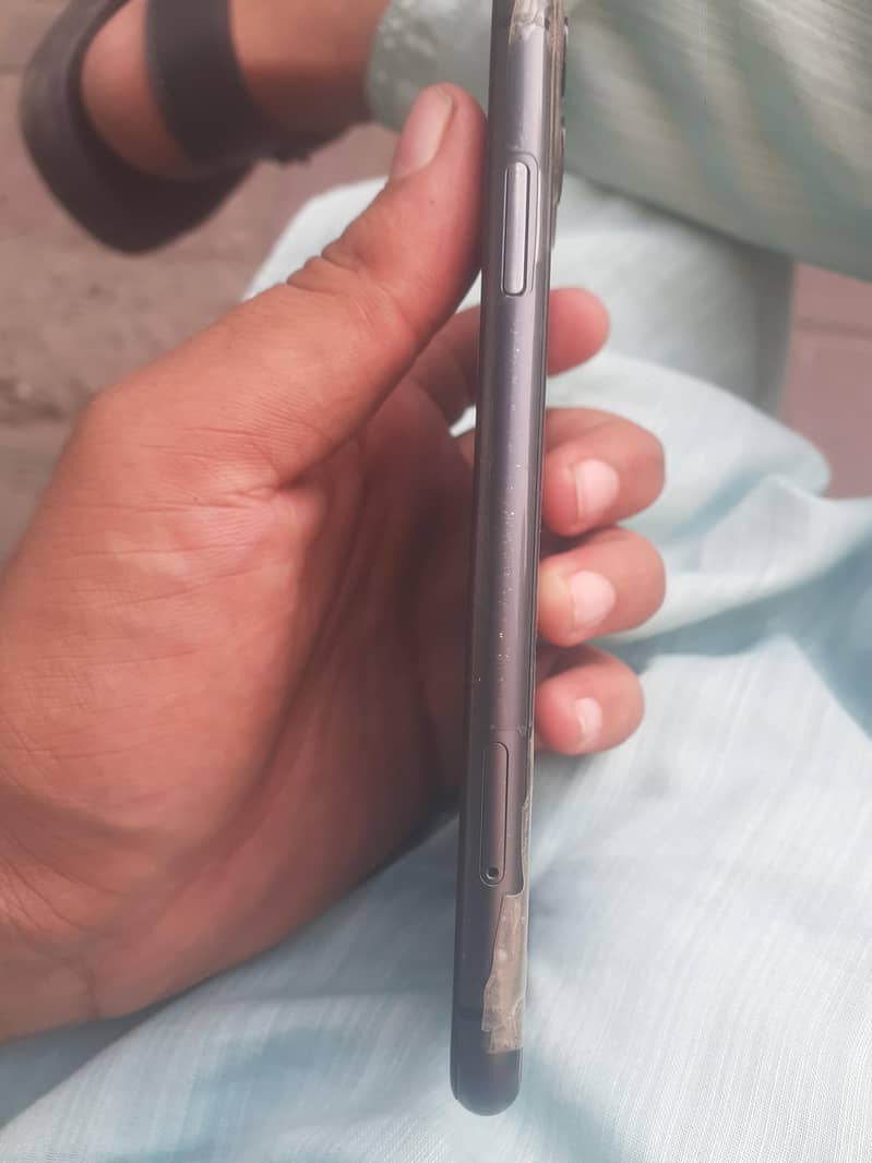 Apple iPhone 11 5