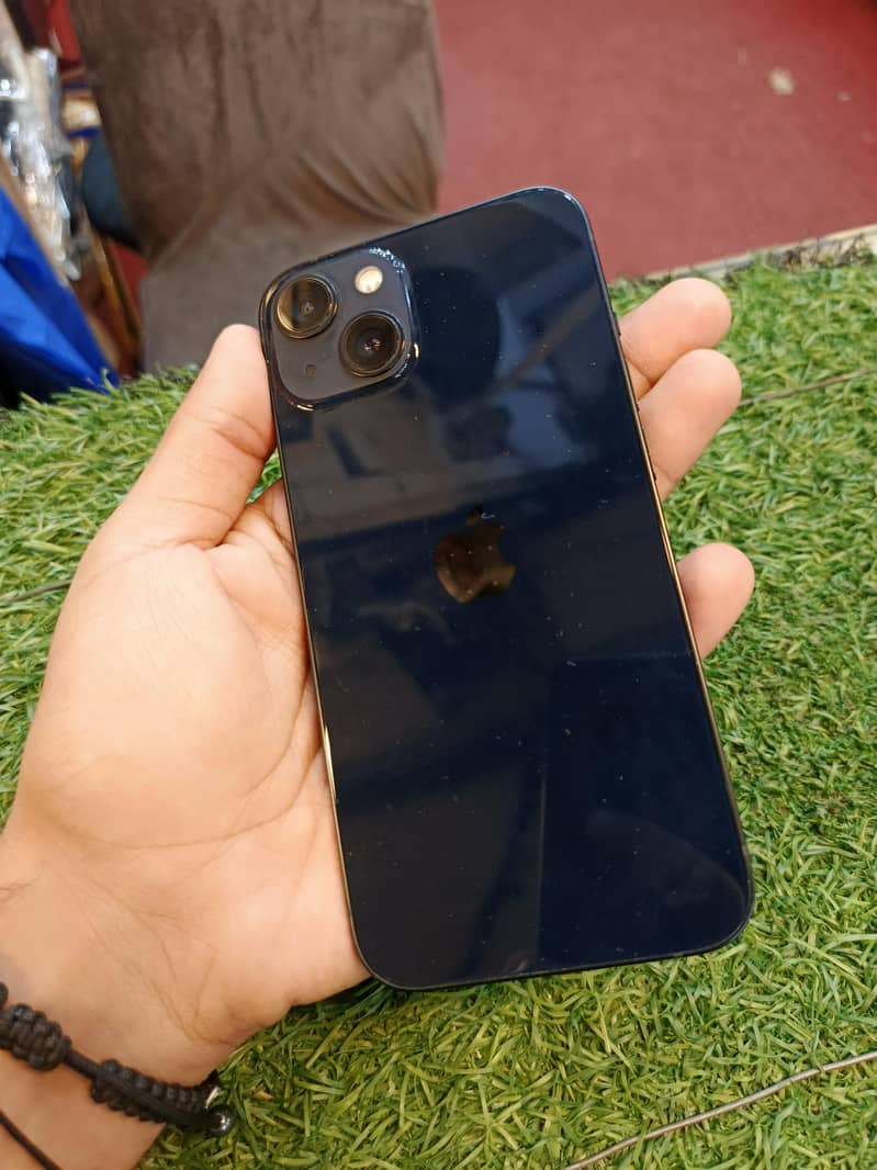 Apple iPhone 13 2