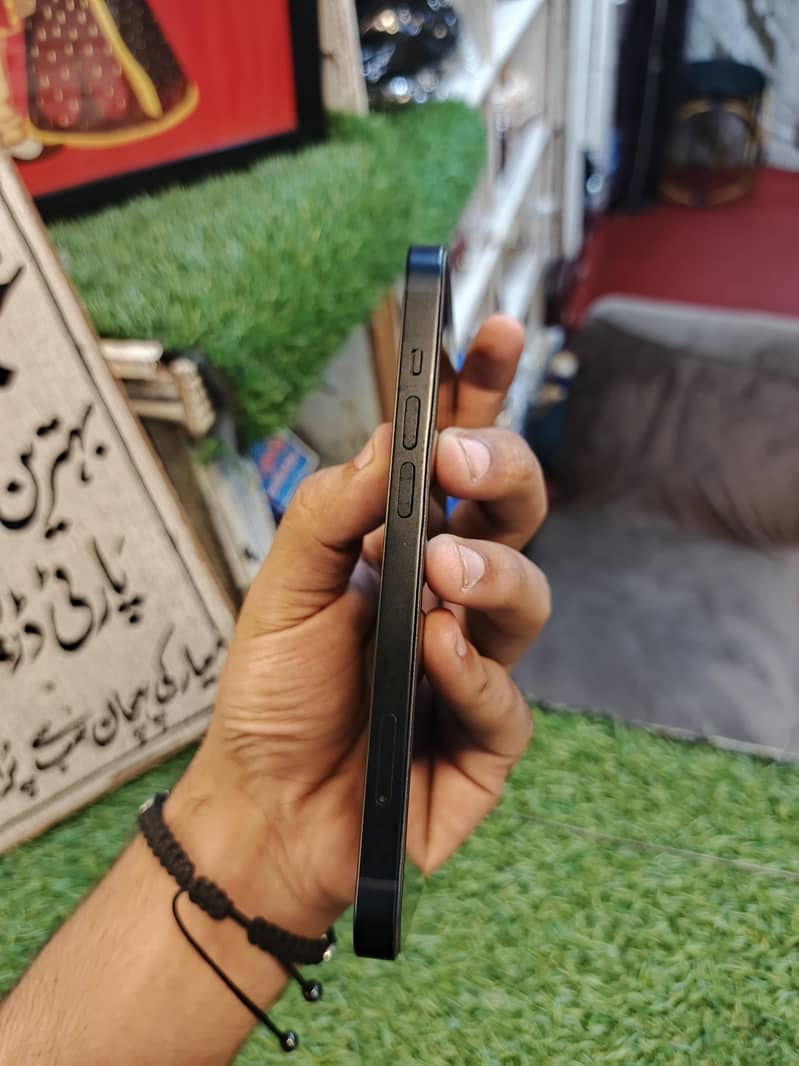 Apple iPhone 13 3