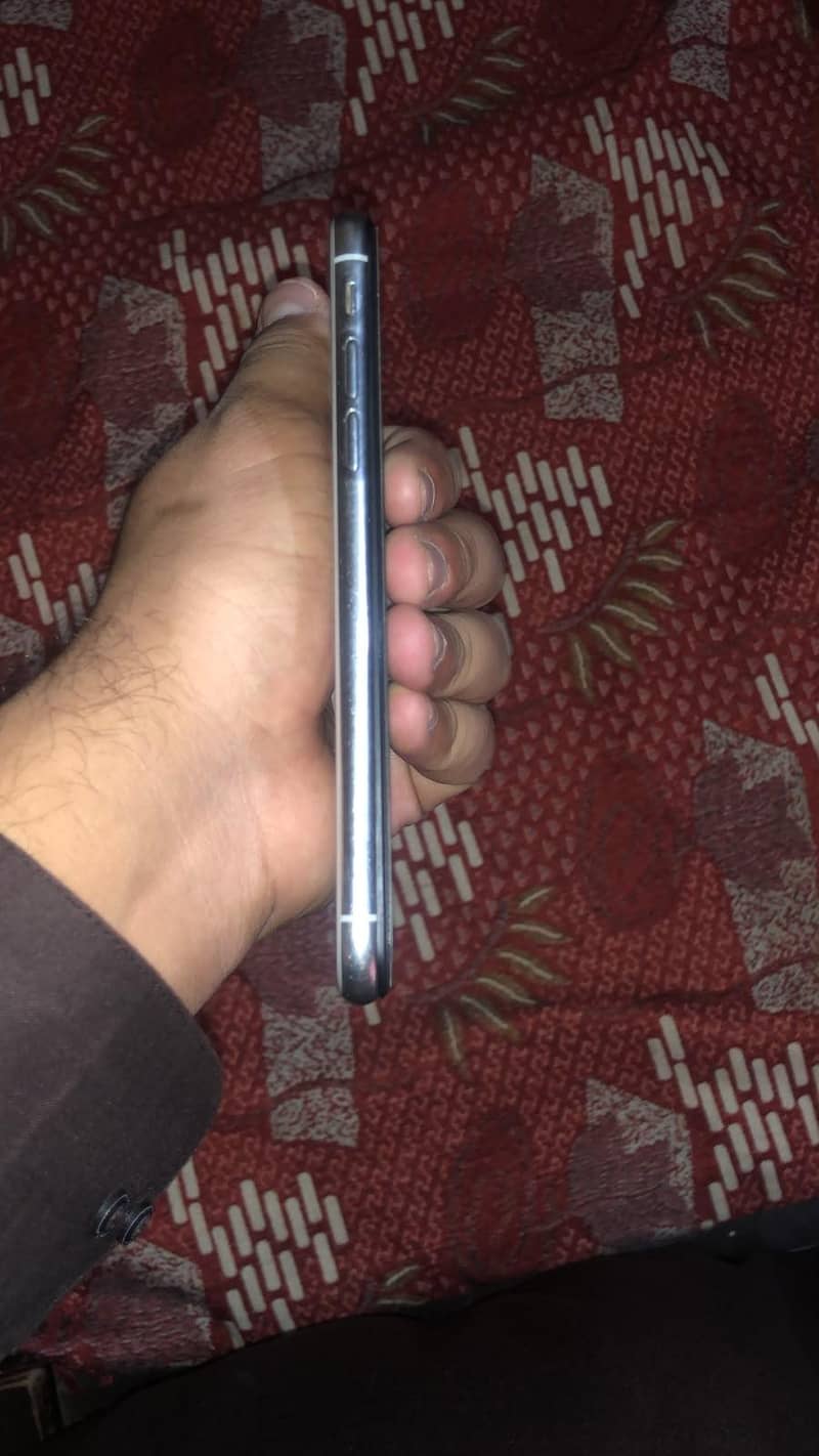 Apple iPhone X 3