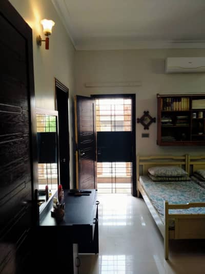 PORTION AVAILABLE FOR RENT 3BED DD