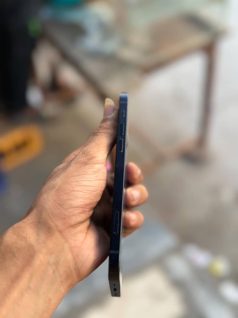 Apple iPhone 12 1