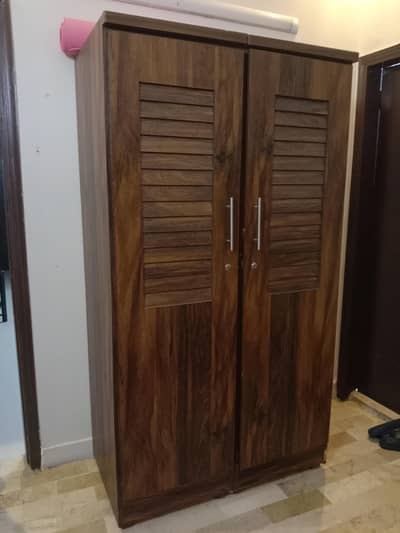2 door wardrobe