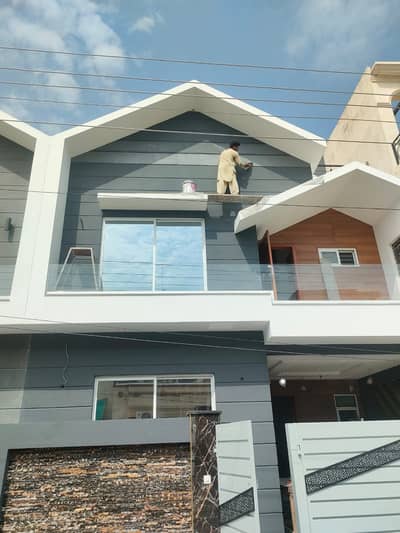 Rockwall & Graphy - Auto Garafi -rockwall - paint Polish - Wall Paint