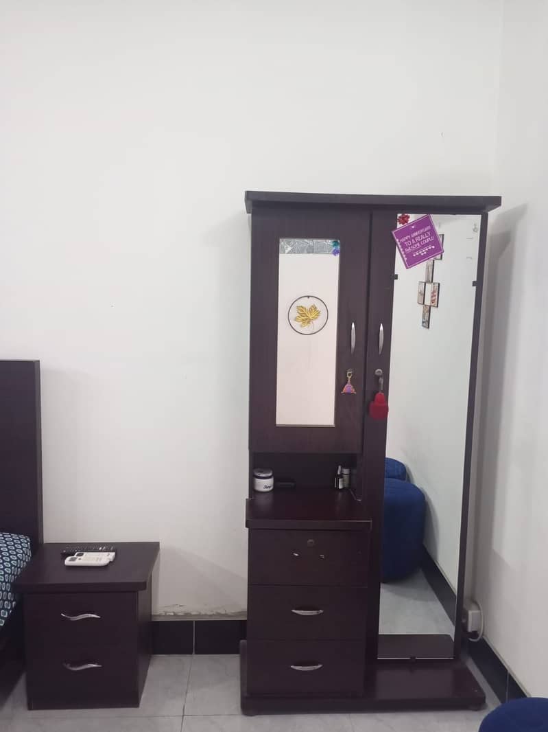 Bed Room Set 3 Items 4