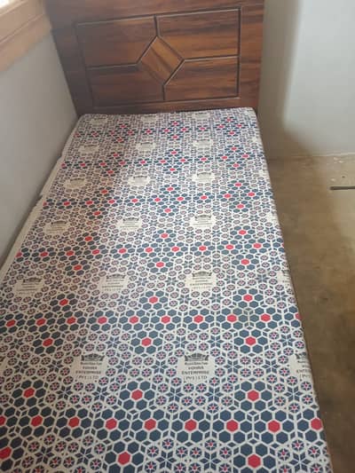 Single Wooden Bed with 10-Inch Deluxe MoltyFoam Mattress