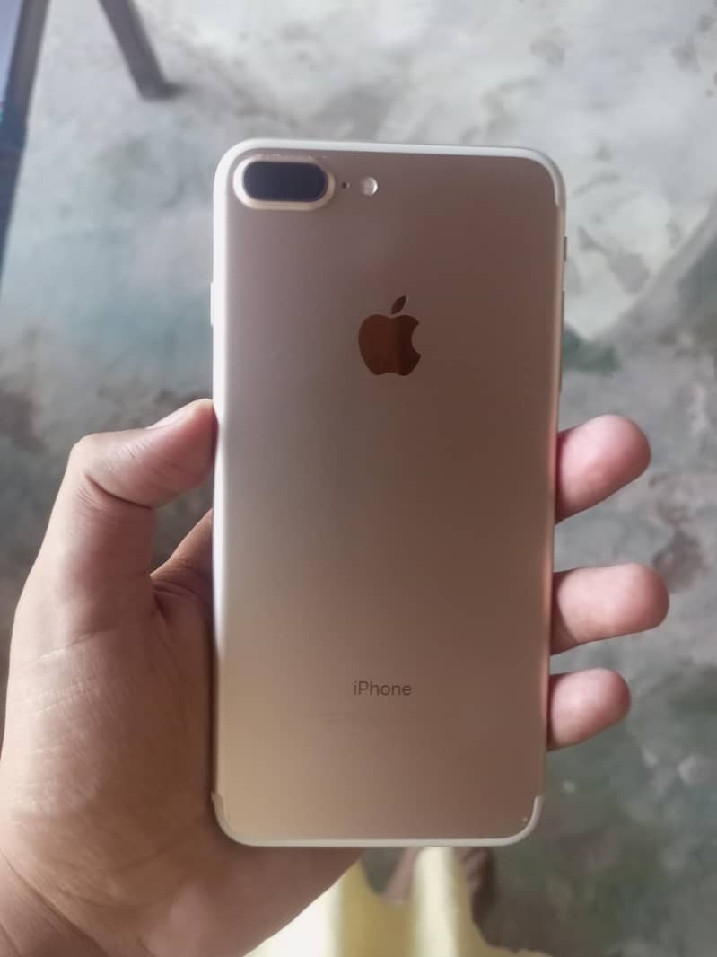 Apple iPhone 7 Plus 0