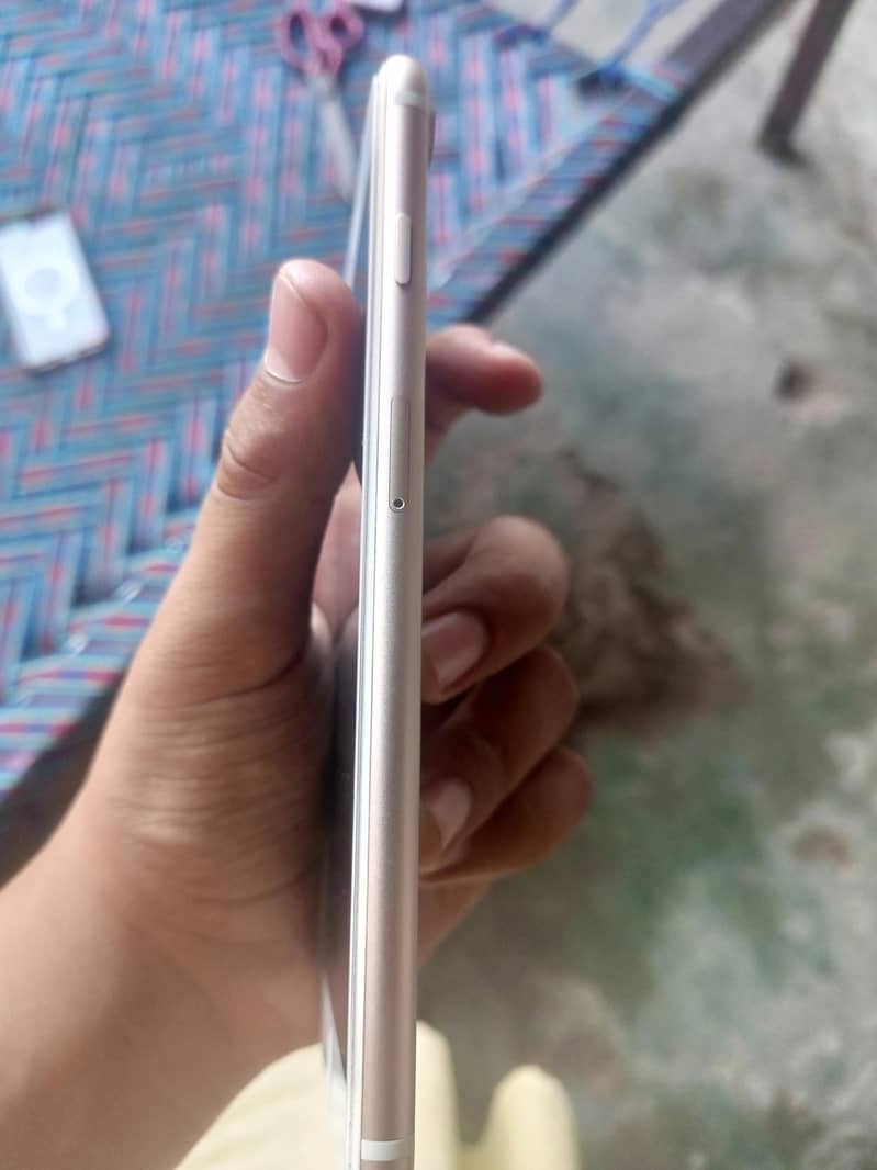 Apple iPhone 7 Plus 4