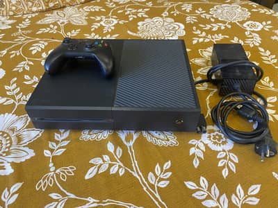 Sale Xbox One with Original Controller, wires, best downloaded 6 games