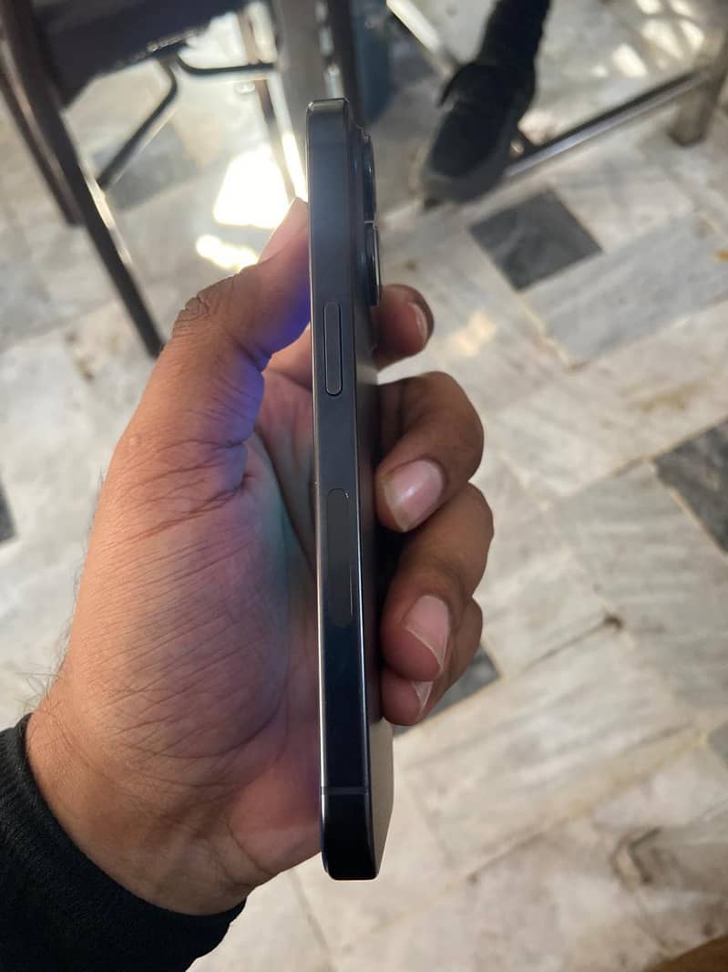Apple iPhone 15 Pro 1