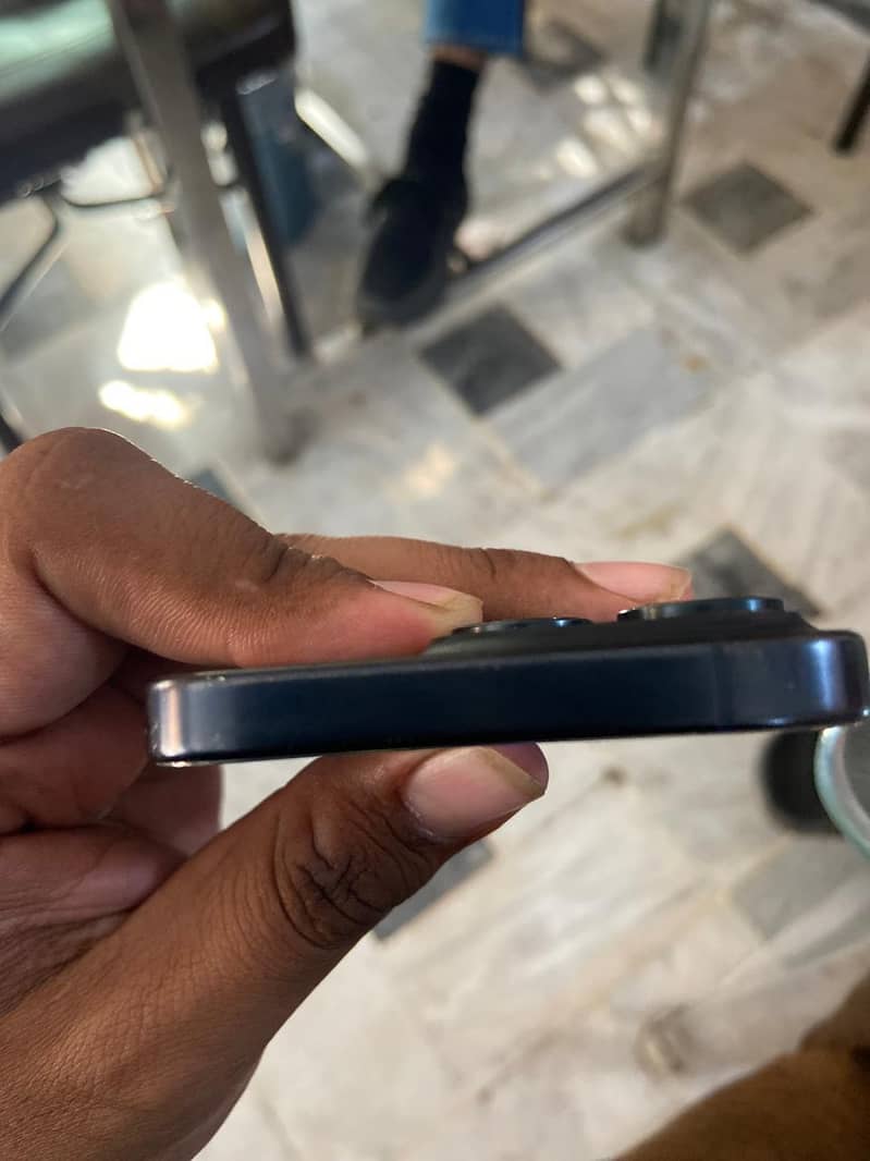 Apple iPhone 15 Pro 2