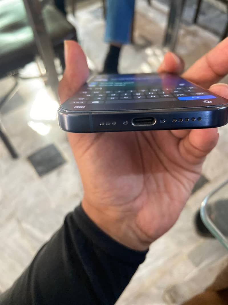 Apple iPhone 15 Pro 3
