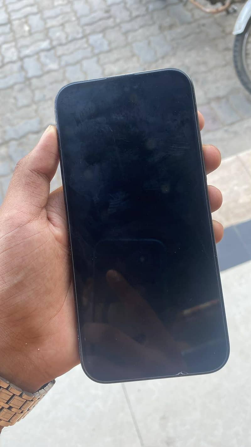 Apple iPhone 16 Pro Max 4