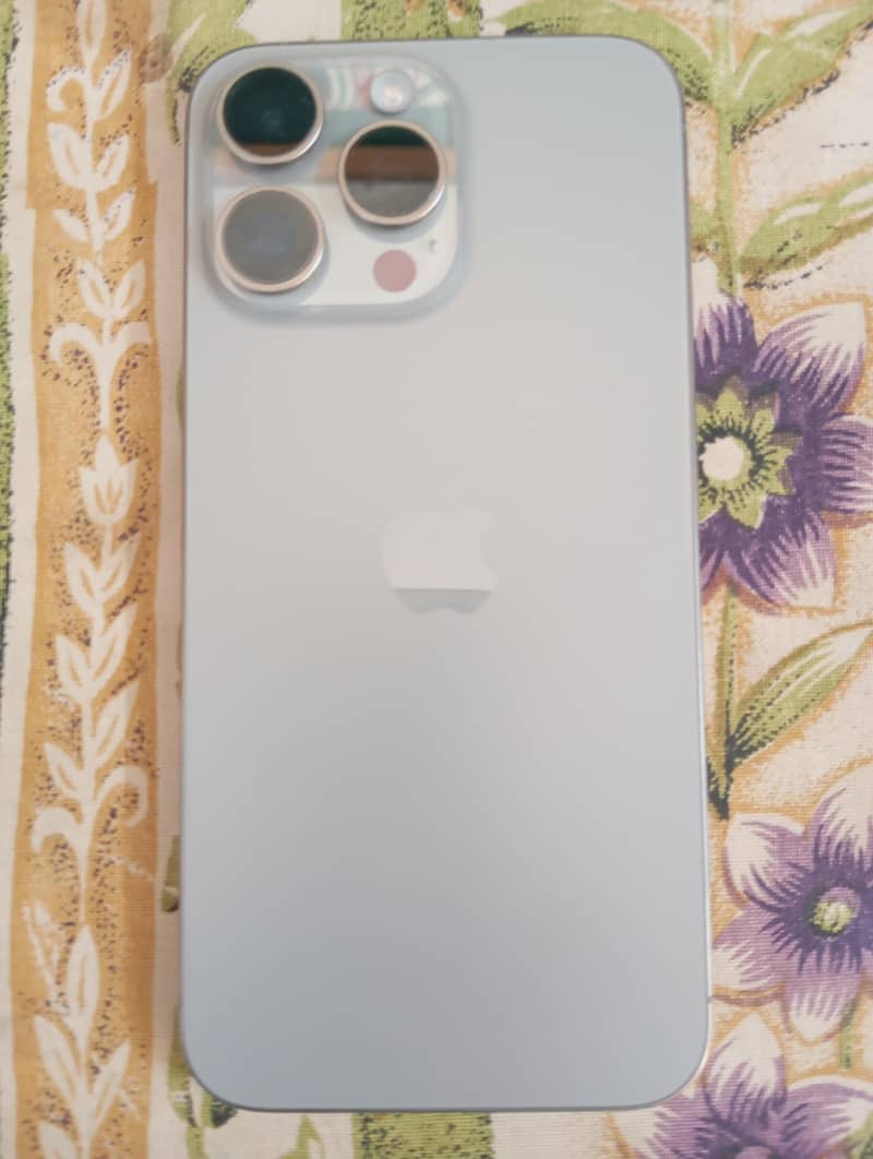 Apple iPhone 15 Pro Max 0
