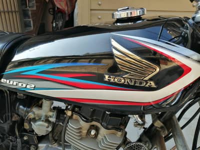 Honda 125 black