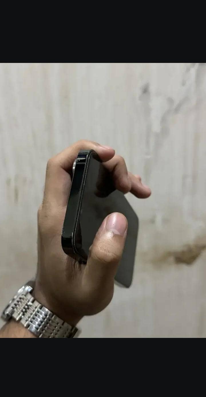Apple iPhone 13 Pro 4