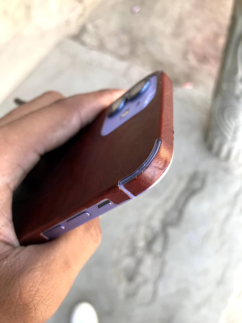 Apple iPhone 12 1
