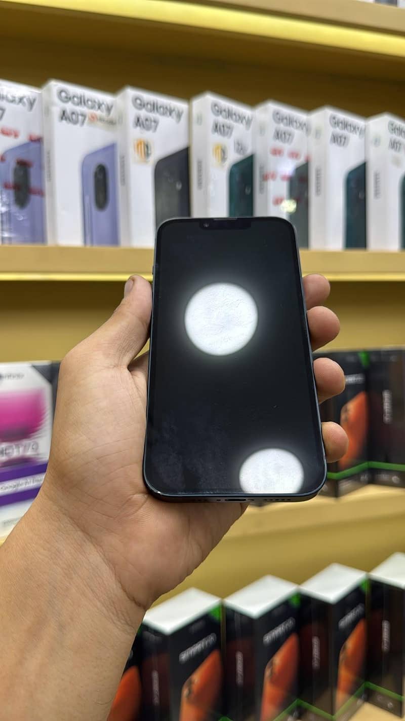 Apple iPhone 13 1