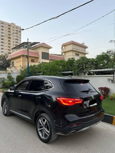 MG HS 2021