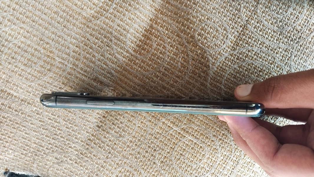 Apple iPhone XS 0