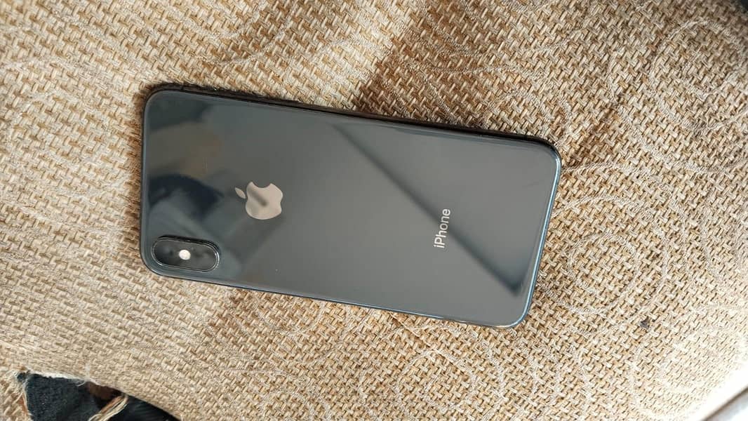 Apple iPhone XS 3