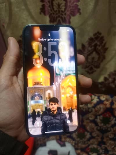 Apple iPhone 13