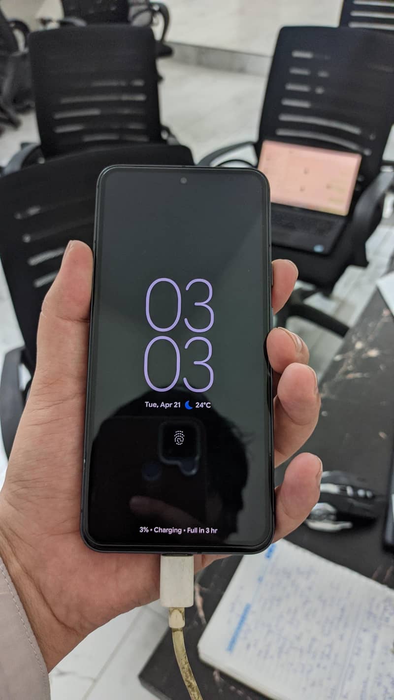 Google Pixel 8 3