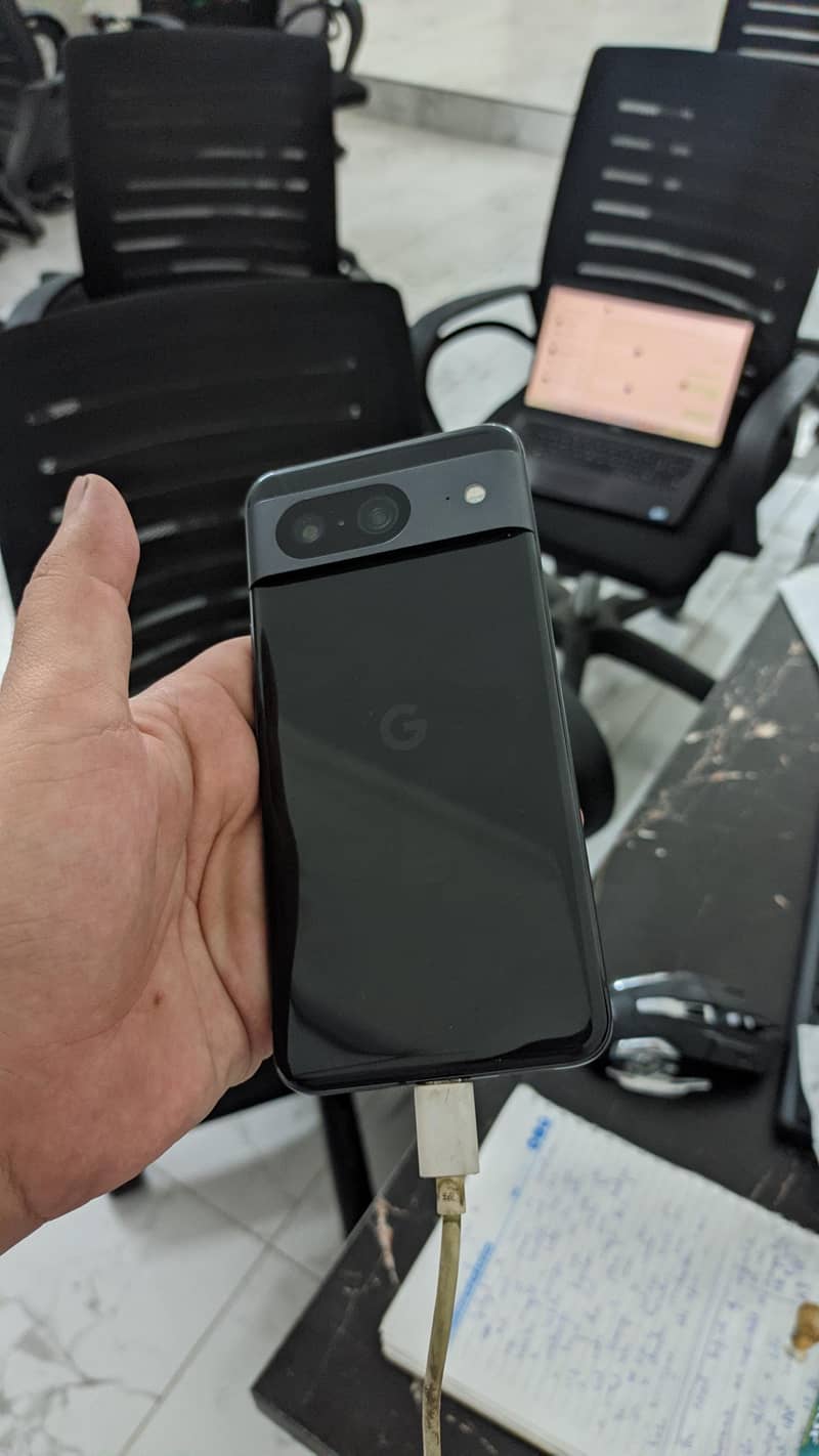 Google Pixel 8 4