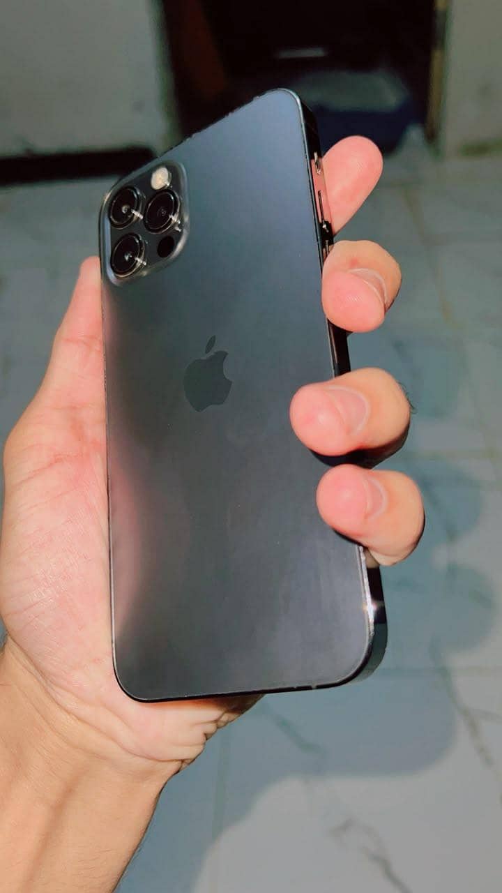 Apple iPhone 12 Pro 2