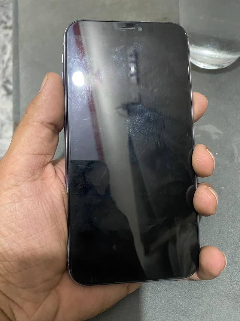 Apple iPhone 11 0