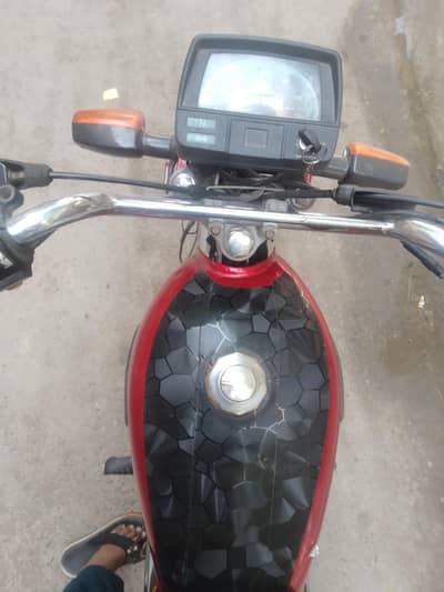 sale united us 70 for sale. contact num 03298158332