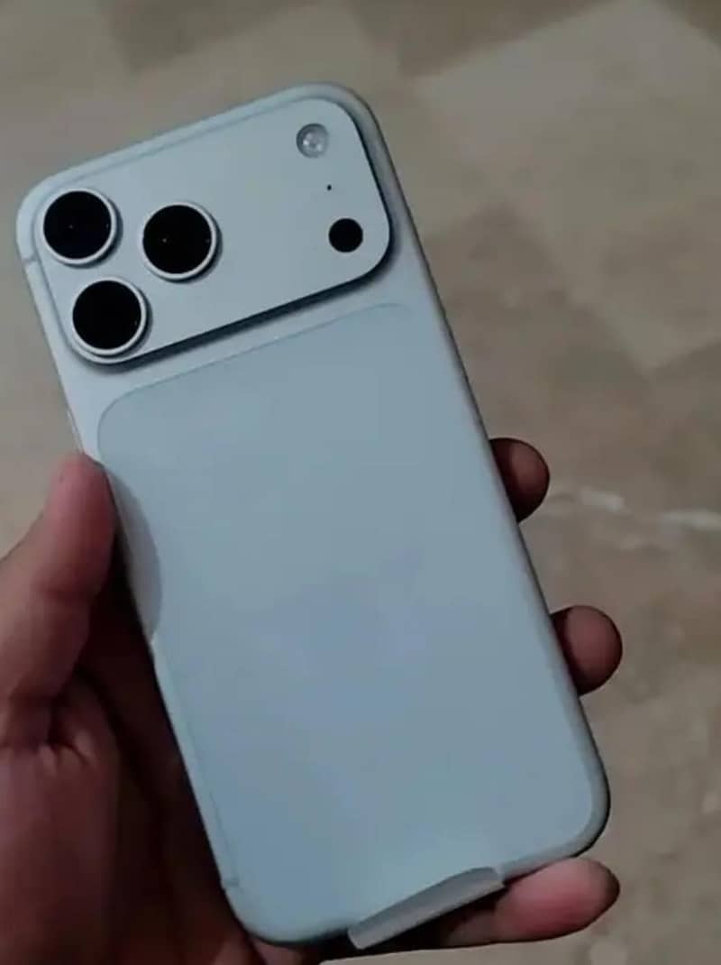 Apple iPhone 17 Pro Max 1