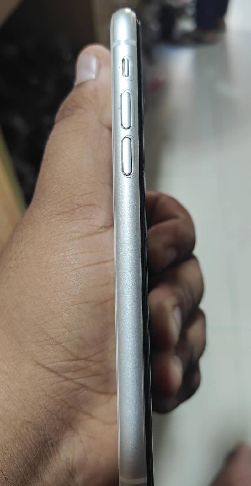 Apple iPhone 11 2