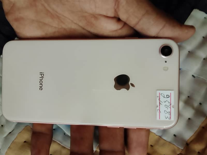 Apple iPhone 8 4