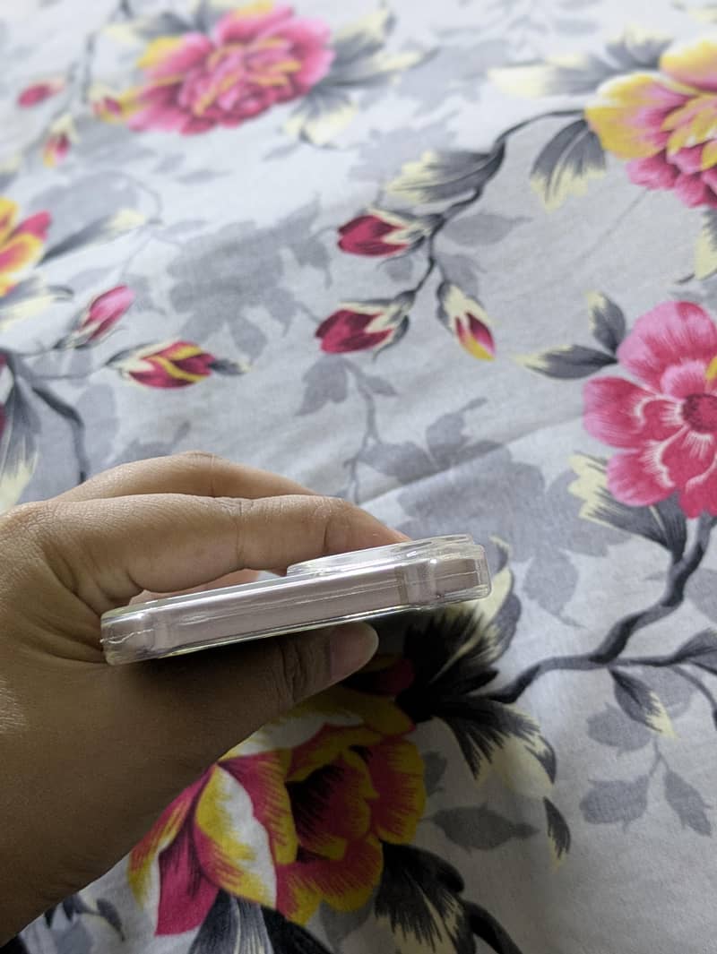 Apple iPhone 13 7