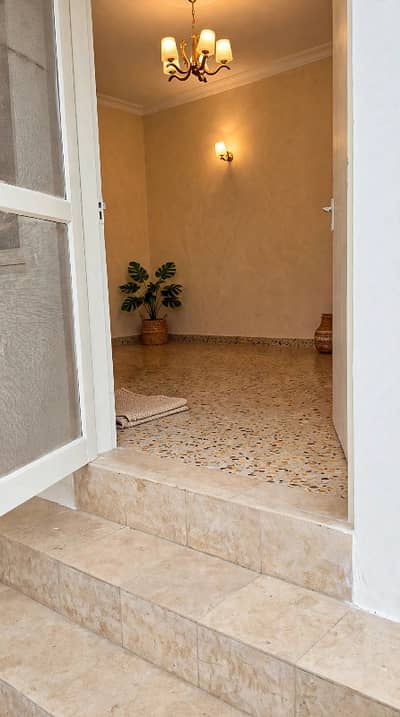 PORTION AVAILEBLE FOR RENT 2 BEDROOMS GROUND FLOOR 300 YARDS, SEPARATE