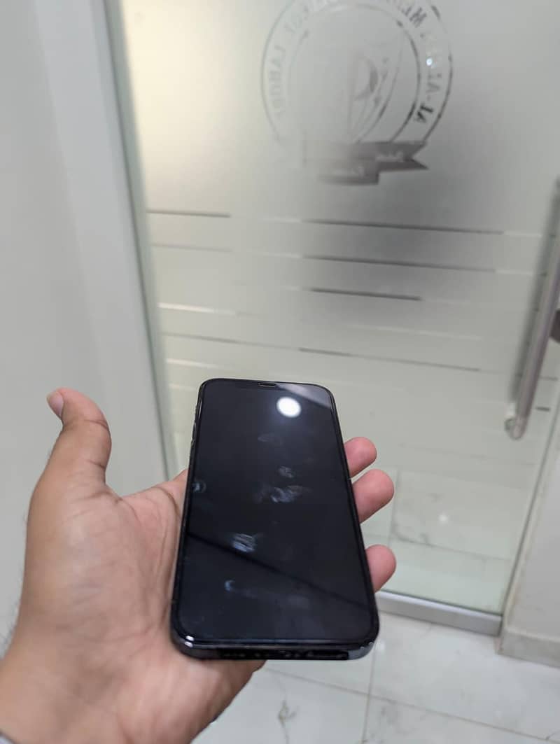 Apple iPhone 12 Pro 1