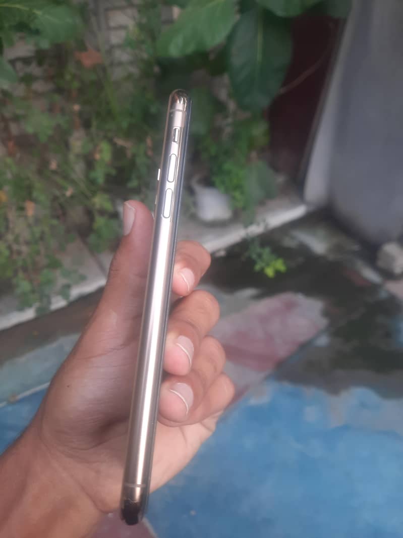 Apple iPhone 11 Pro Max 5