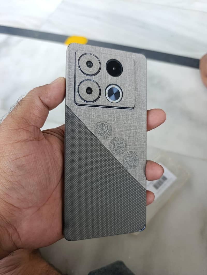 Infinix Note 40 6