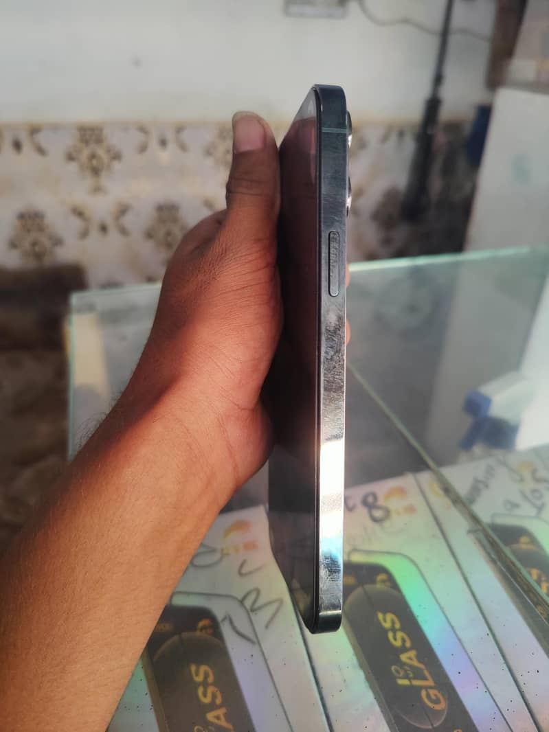 Apple iPhone 13 Pro Max 5
