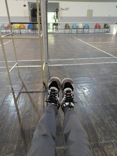 Badminton shoes size is given in a picture