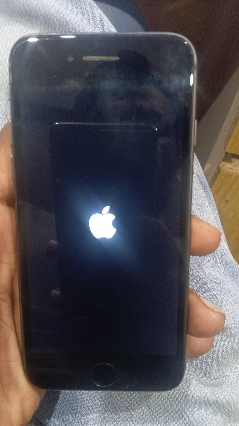Apple iPhone 8 4