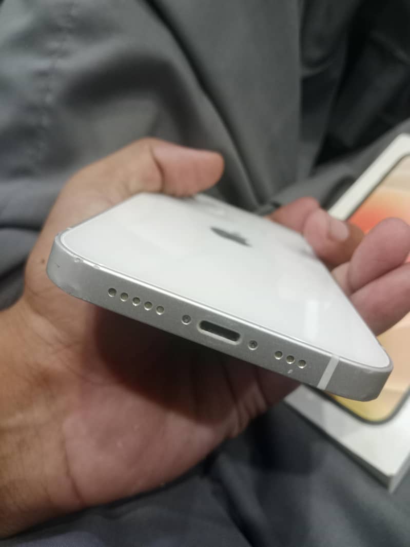 Apple iPhone 12 1