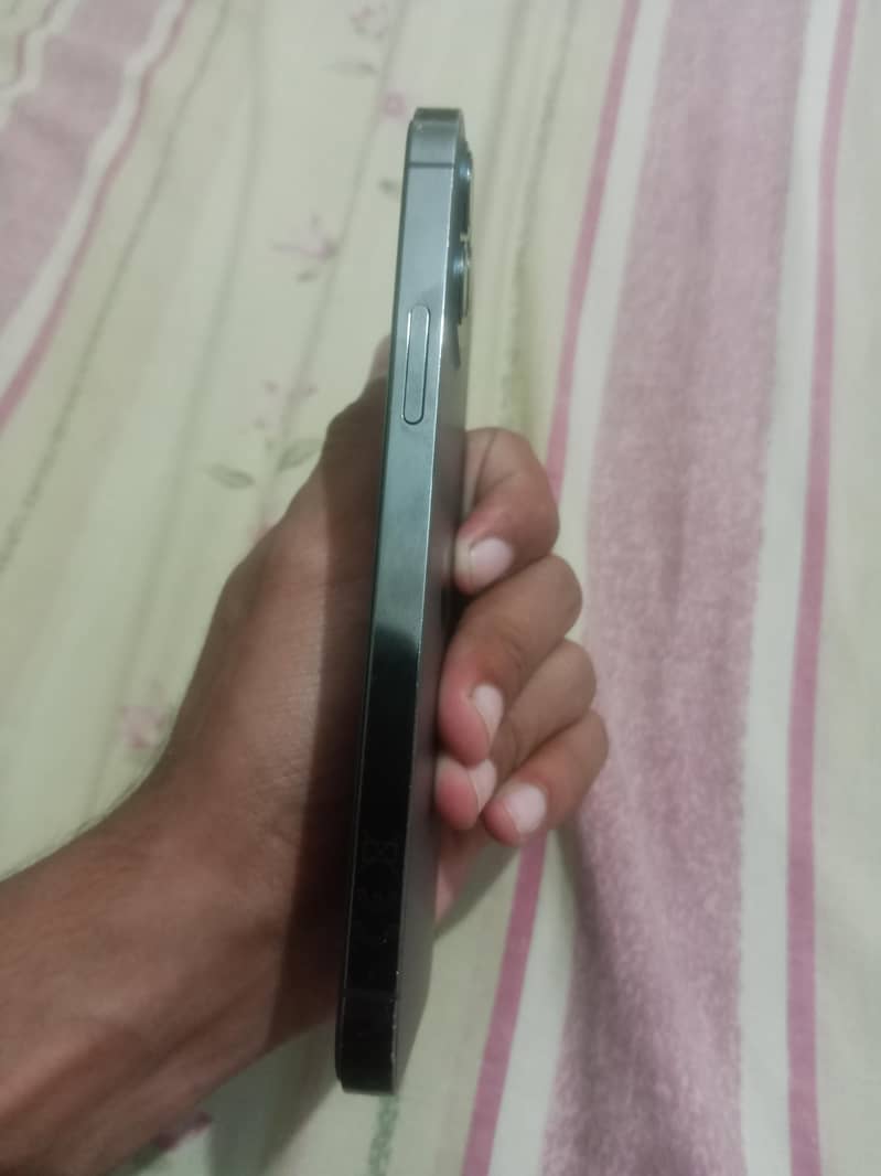 Apple iPhone 12 pro 2