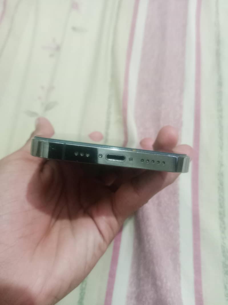 Apple iPhone 12 pro 5