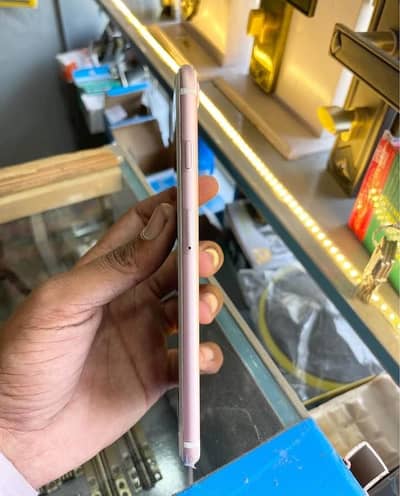 Apple iPhone 7 Plush 128 GB PTA approved